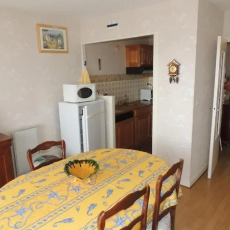 Apartmán Ensoleille Et Spacieux Avec Parking, Centre De - Fr-1-71-62 Royan
