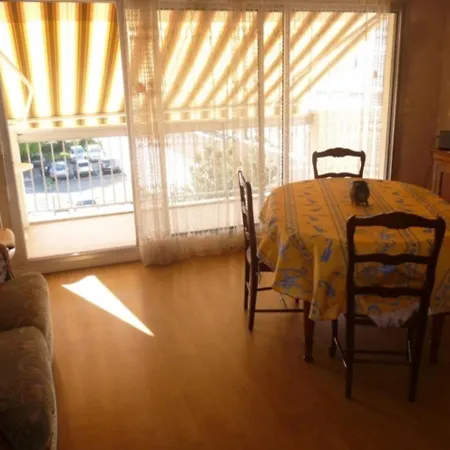 Apartmán Ensoleille Et Spacieux Avec Parking, Centre De - Fr-1-71-62 Royan