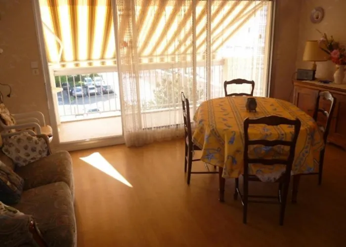 아파트 Ensoleille Et Spacieux Avec Parking, Centre De - Fr-1-71-62 로양