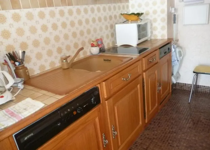 Ensoleille Et Spacieux Avec Parking, Centre De - Fr-1-71-62 아파트