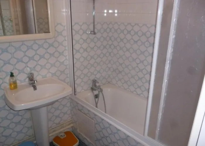 Ensoleille Et Spacieux Avec Parking, Centre De - Fr-1-71-62 로양