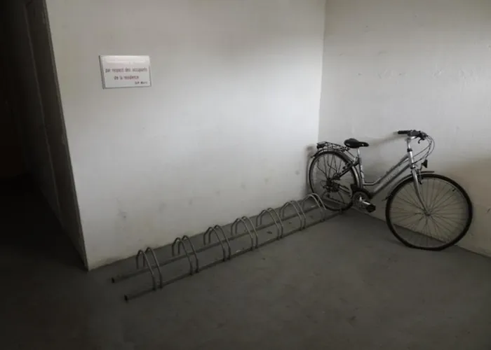 Ensoleille Et Spacieux Avec Parking, Centre De - Fr-1-71-62 * 로양